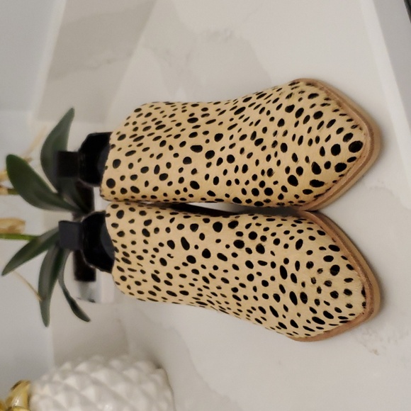 NWT Dolce Vita Sonni Western Cow Hair Boots Size 6 - Picture 3 of 9